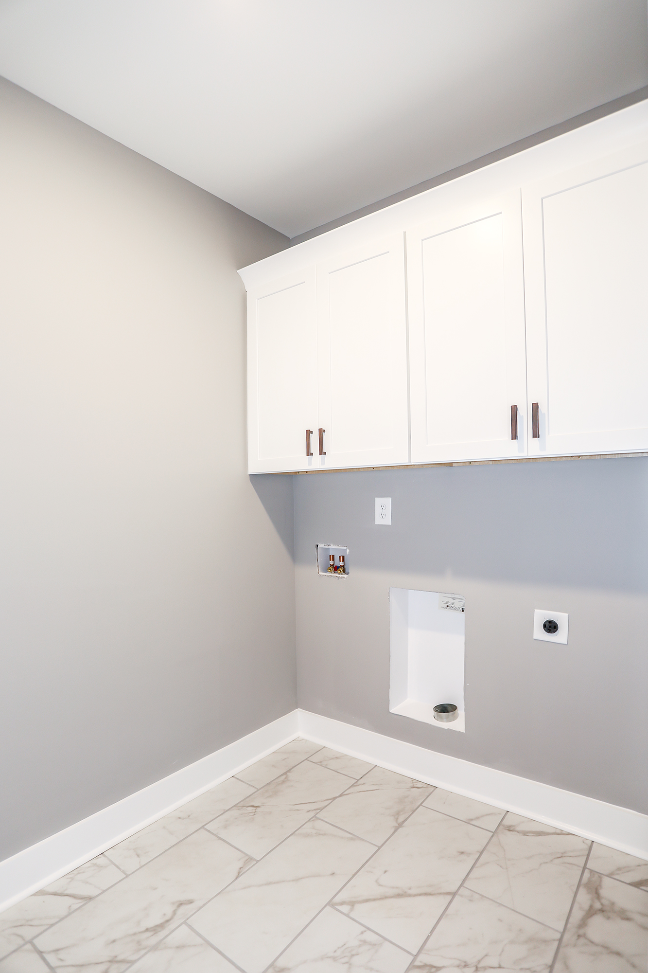 122 Brook Hollow – Laundry Room