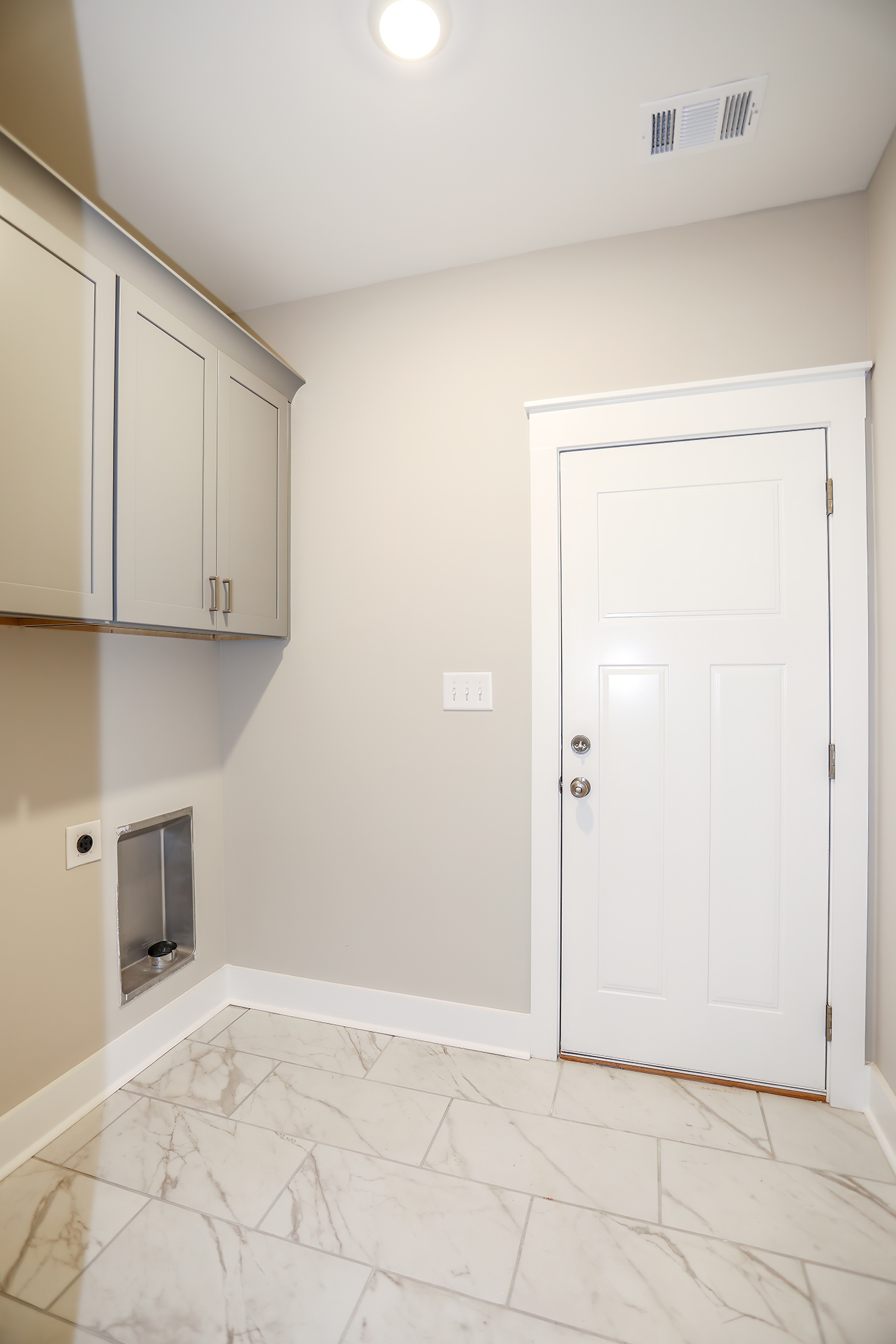 206 Brook Hollow – Laundry Room