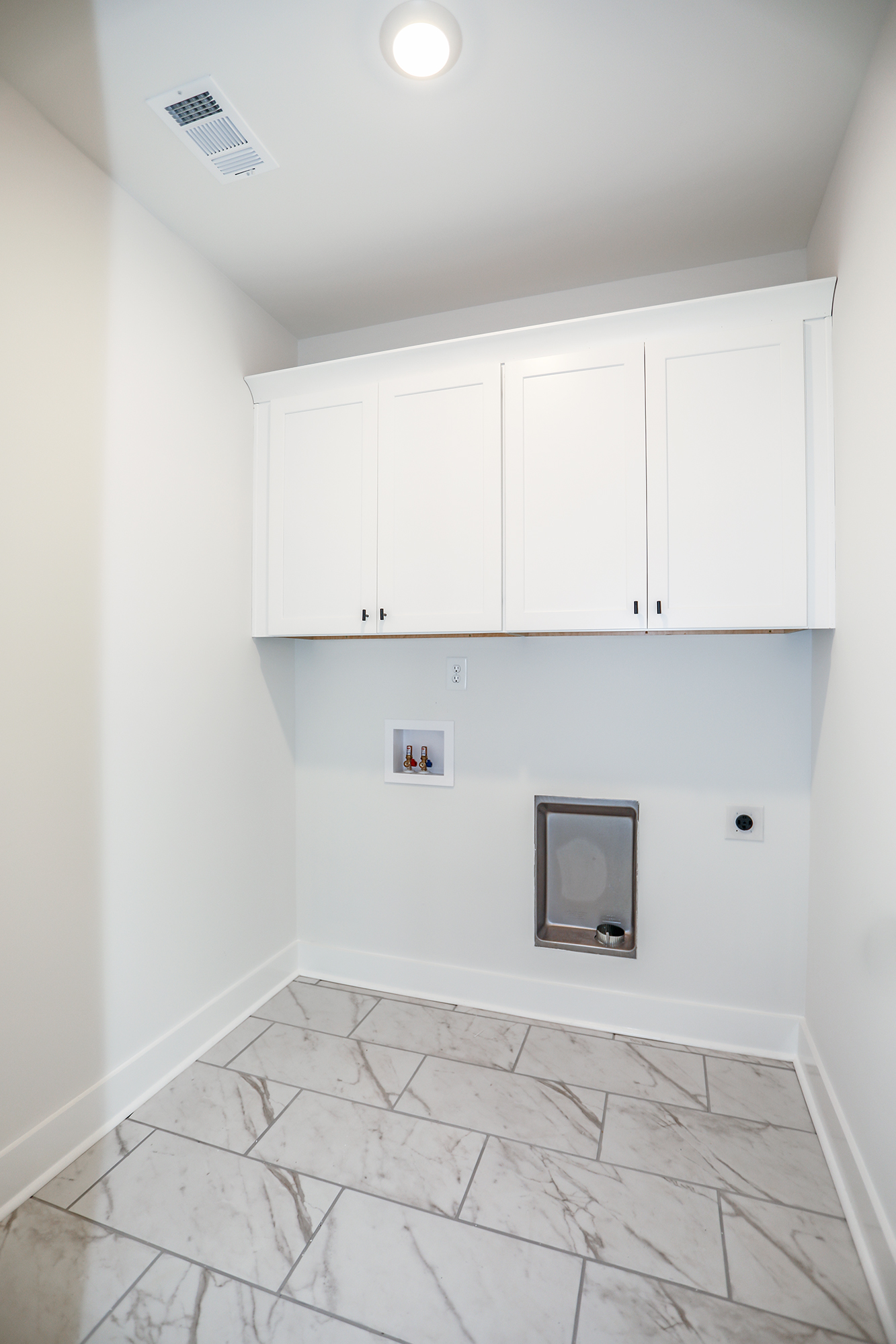 207 Brook Hollow – Laundry Room