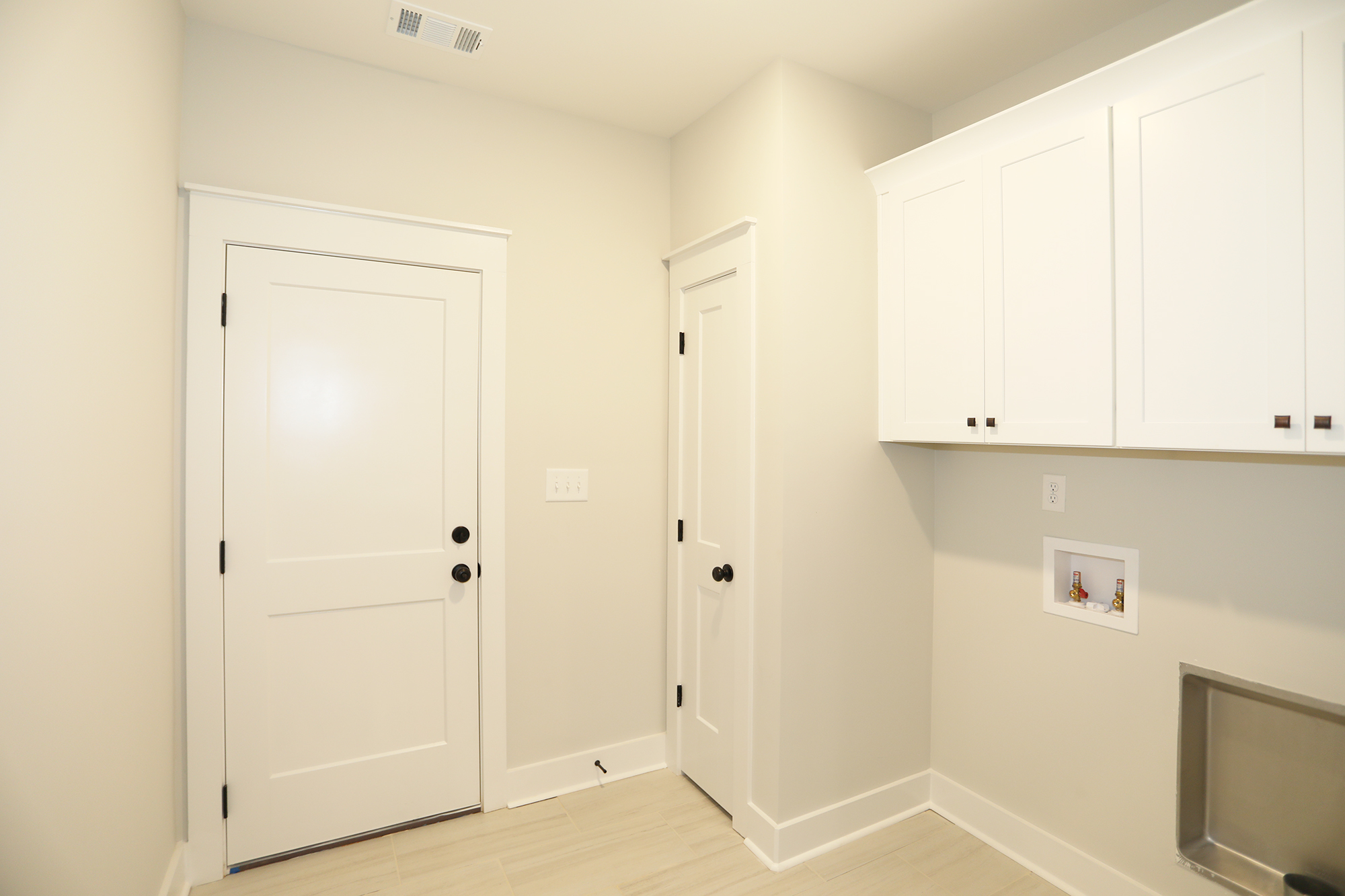 210 Brook Hollow – Laundry Room